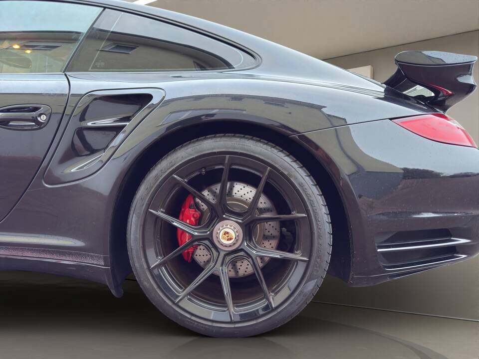 Image 8/44 of Porsche 911 Turbo (2010)