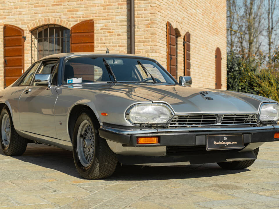 Image 3/41 of Jaguar XJ-S 3.6 (1990)