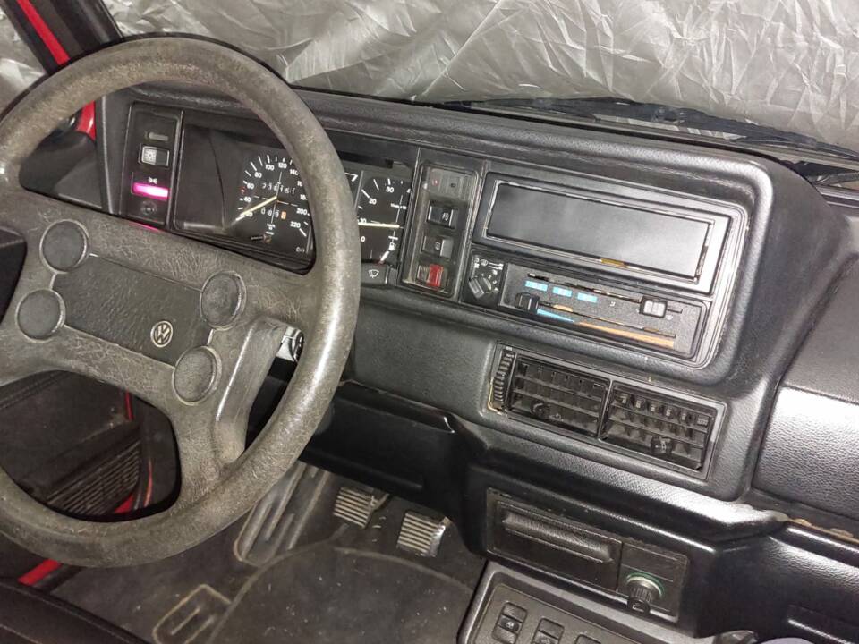 Image 21/55 de Volkswagen Golf Mk I Convertible 1.6 (1990)