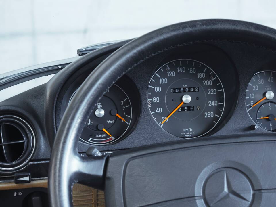 Image 44/50 de Mercedes-Benz 560 SL (1989)