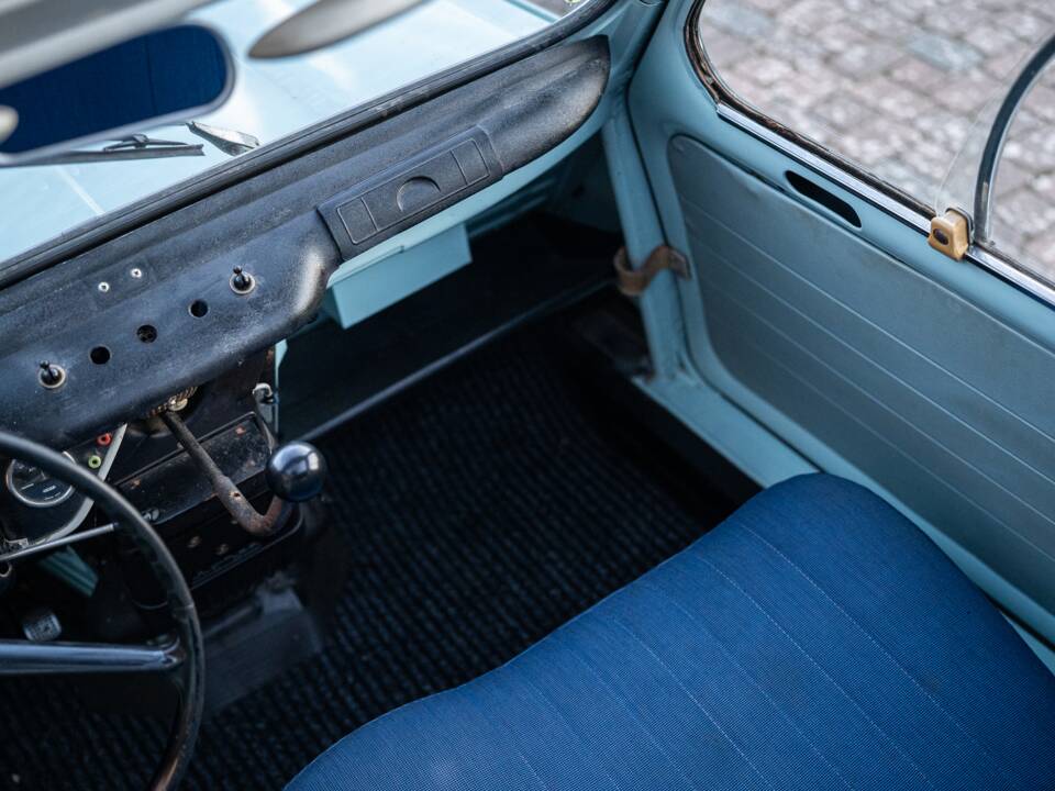 Image 38/66 of Renault R 4 Super (1962)