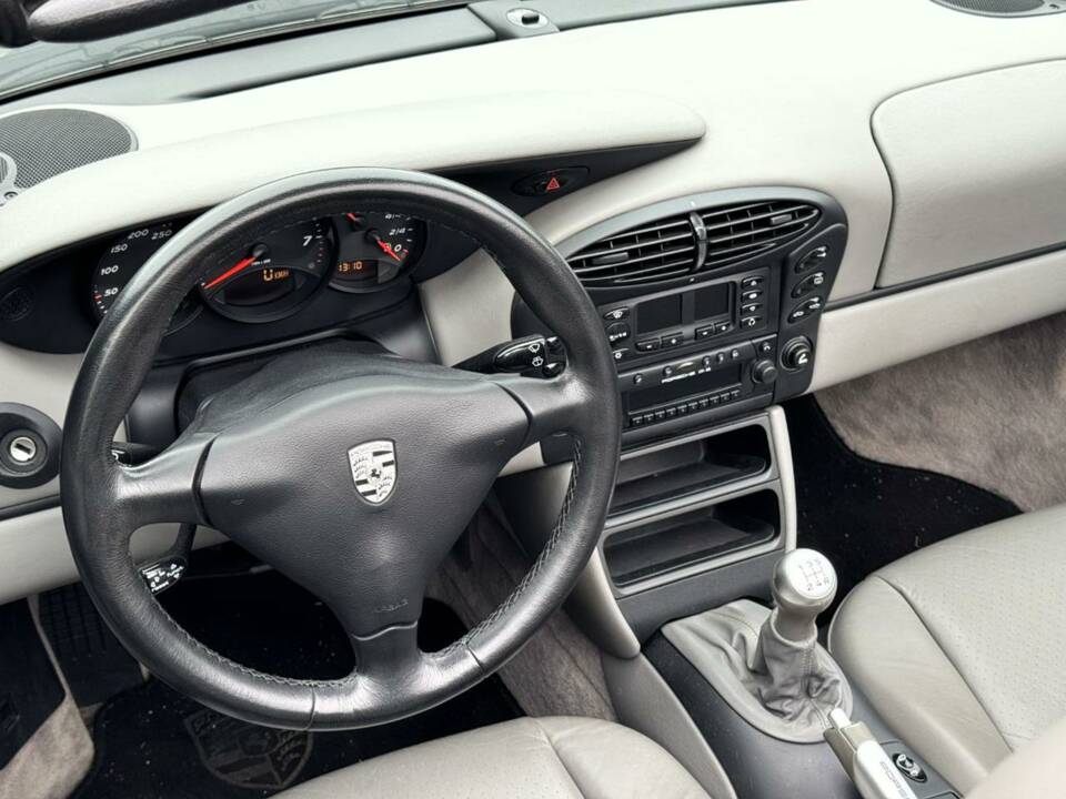 Imagen 27/34 de Porsche Boxster (2000)