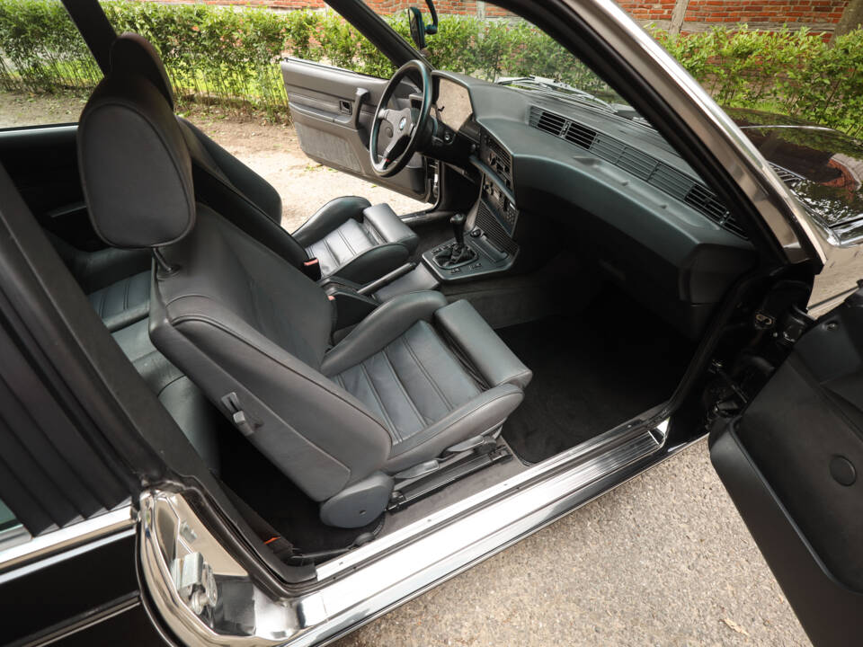 Image 9/99 of BMW M 635 CSi (1988)