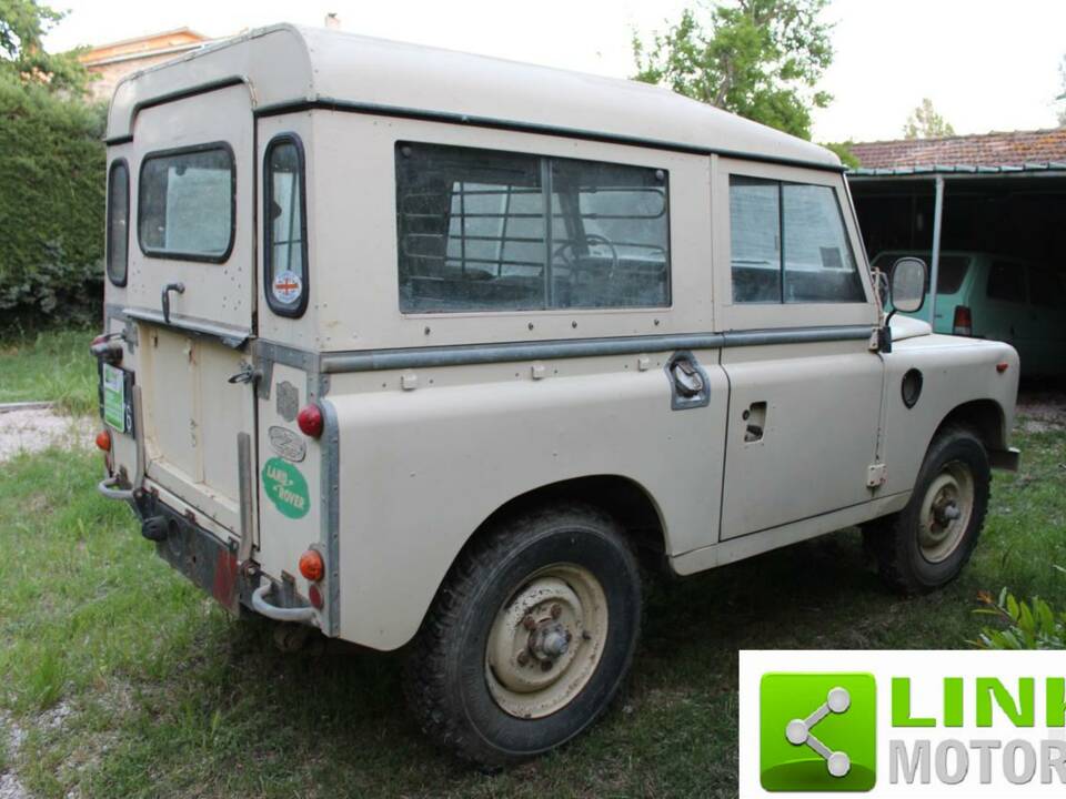 Image 4/10 of Land Rover 88 (1984)