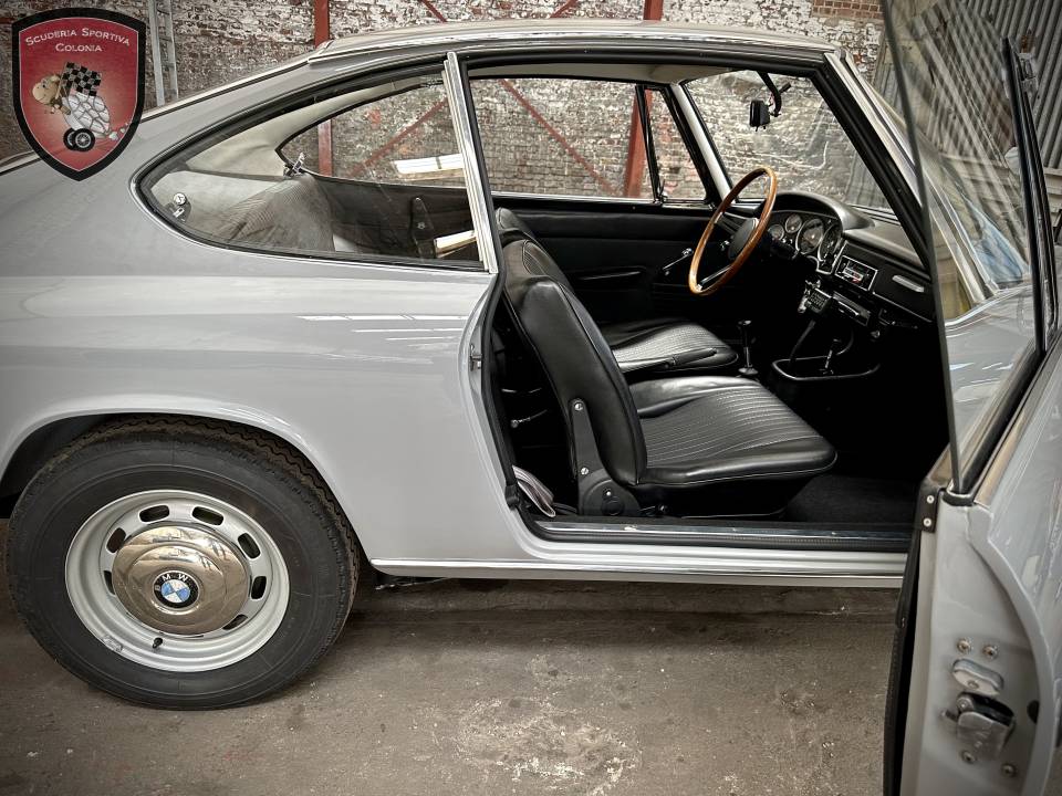 Image 23/53 de BMW 1600 GT (1968)