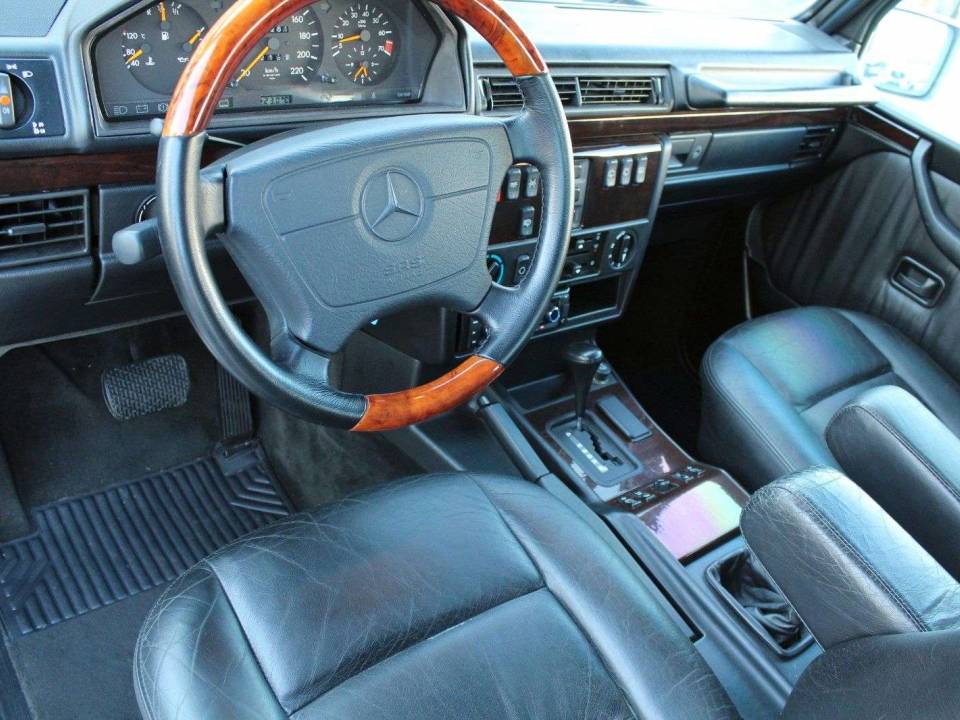 Image 15/20 de Mercedes-Benz G 320 (kurz) (1996)
