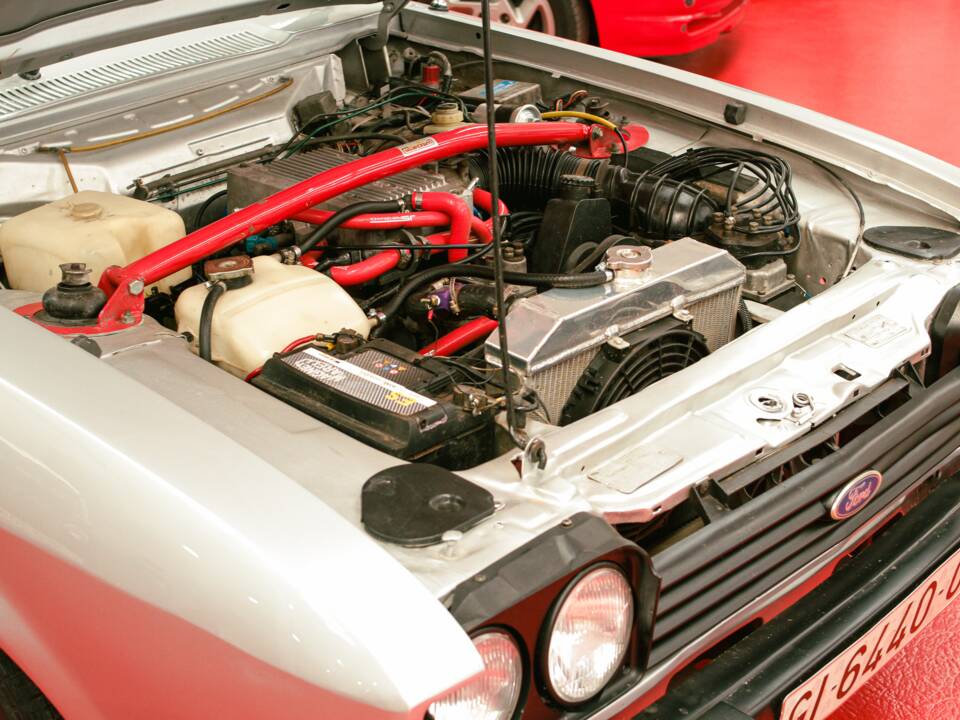 Image 30/34 of Ford Capri 2,8i (1981)