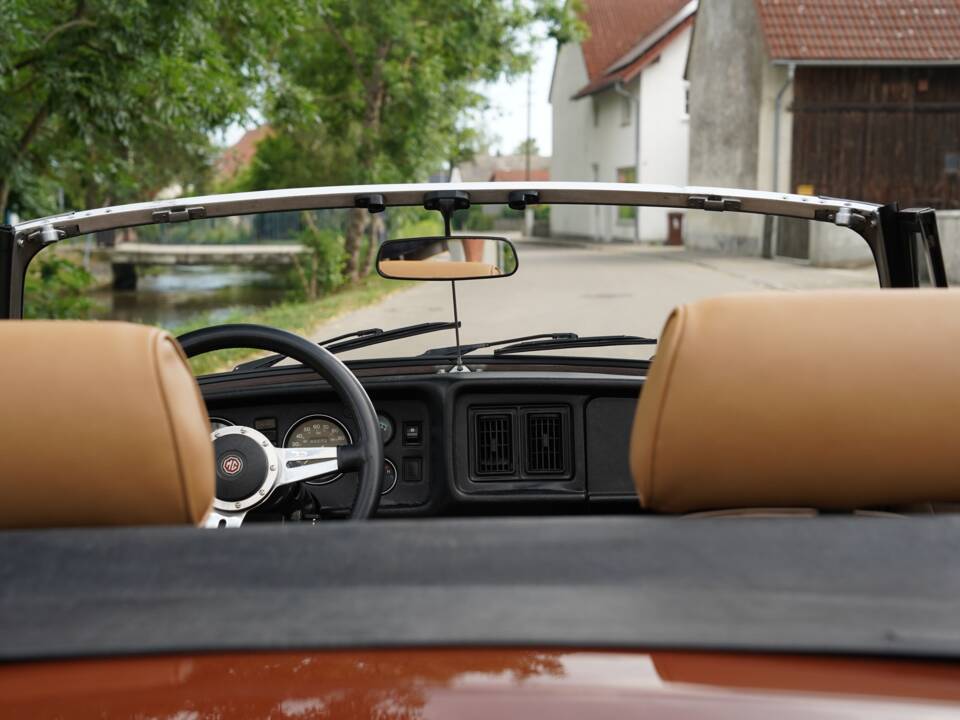 Image 61/100 of MG MGB (1978)