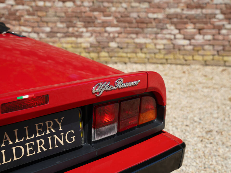 Image 11/50 of Alfa Romeo 2.0 Spider (1990)