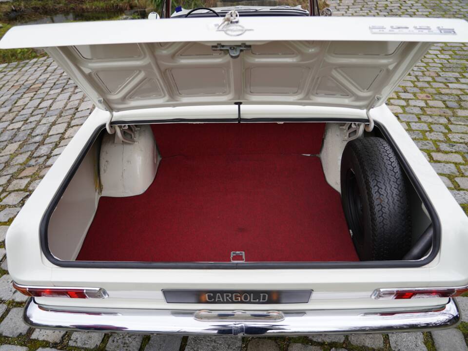 Image 8/16 de Opel Rekord 6 Deutsch (1965)