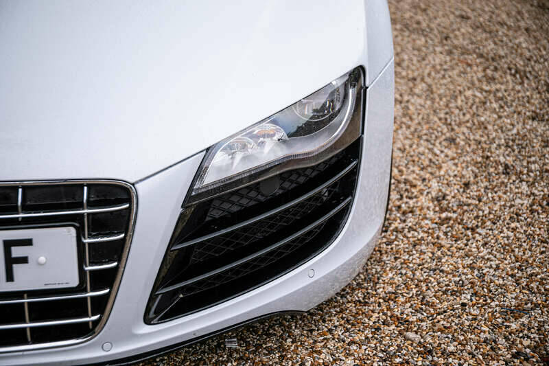 Image 35/38 of Audi R8 V10 (2010)