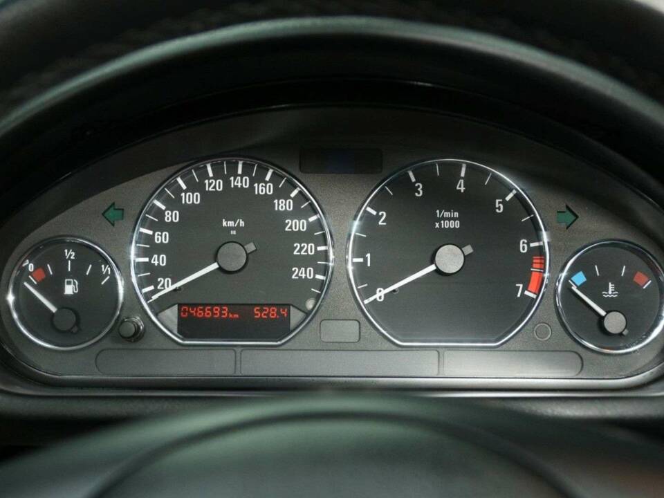 Bild 14/30 von BMW Z3 2.2i (2002)