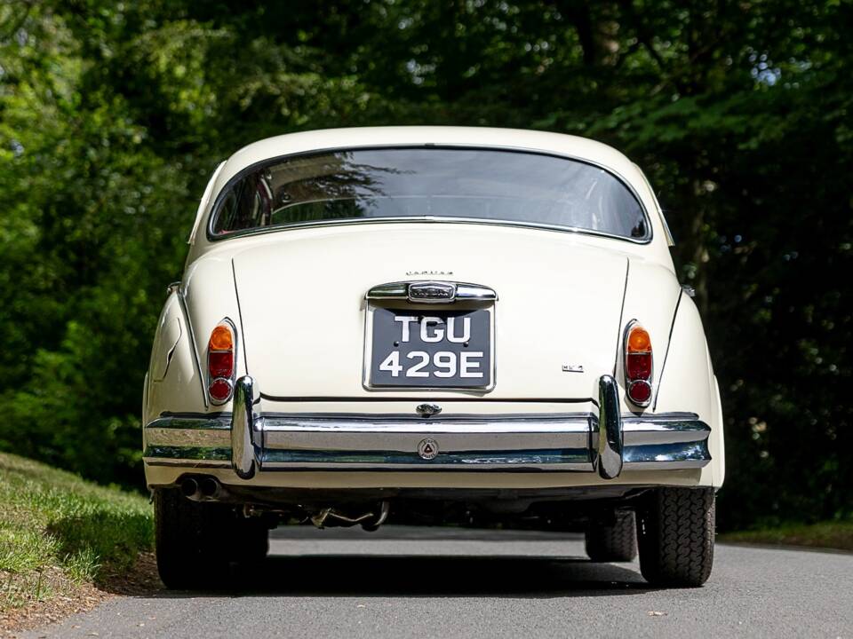 Image 7/50 de Jaguar Mk II 2.4 (1967)
