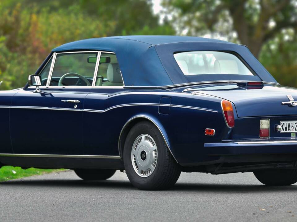 Image 25/50 of Rolls-Royce Corniche S (1995)
