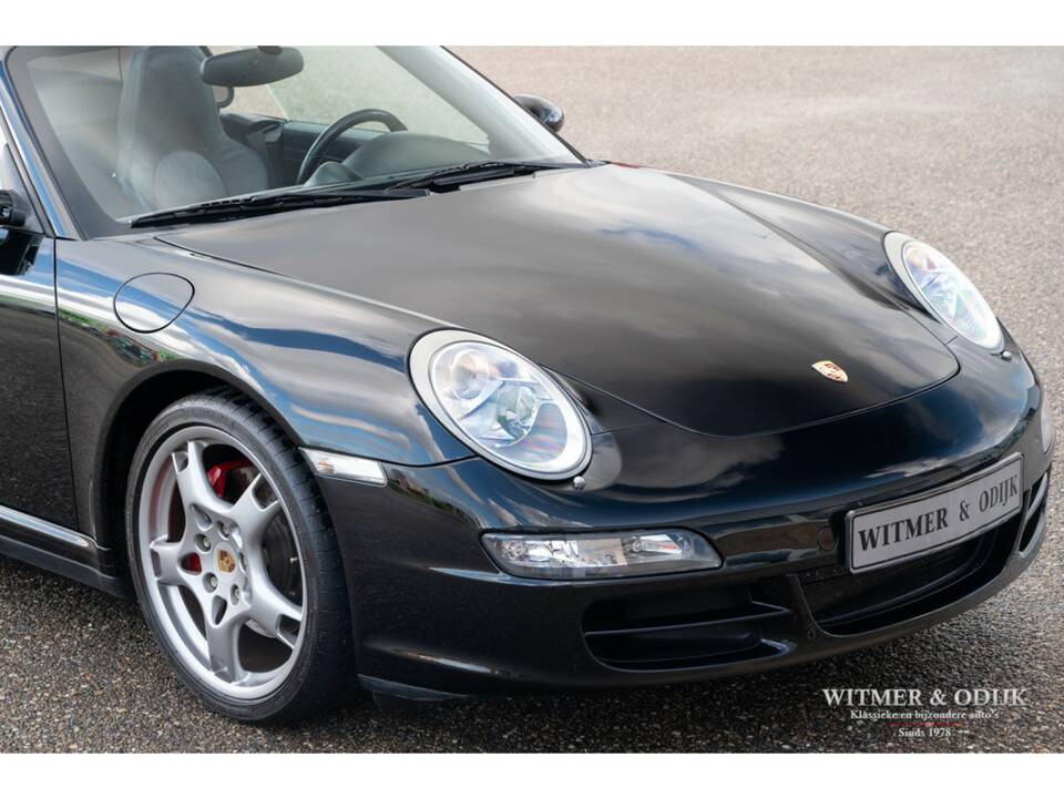 Bild 15/29 von Porsche 911 Carrera 4S (2006)