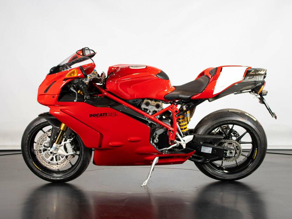 Image 1/50 of Ducati DUMMY (2004)