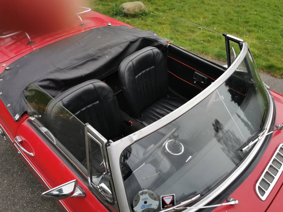 Image 17/58 of MG MGB (1968)