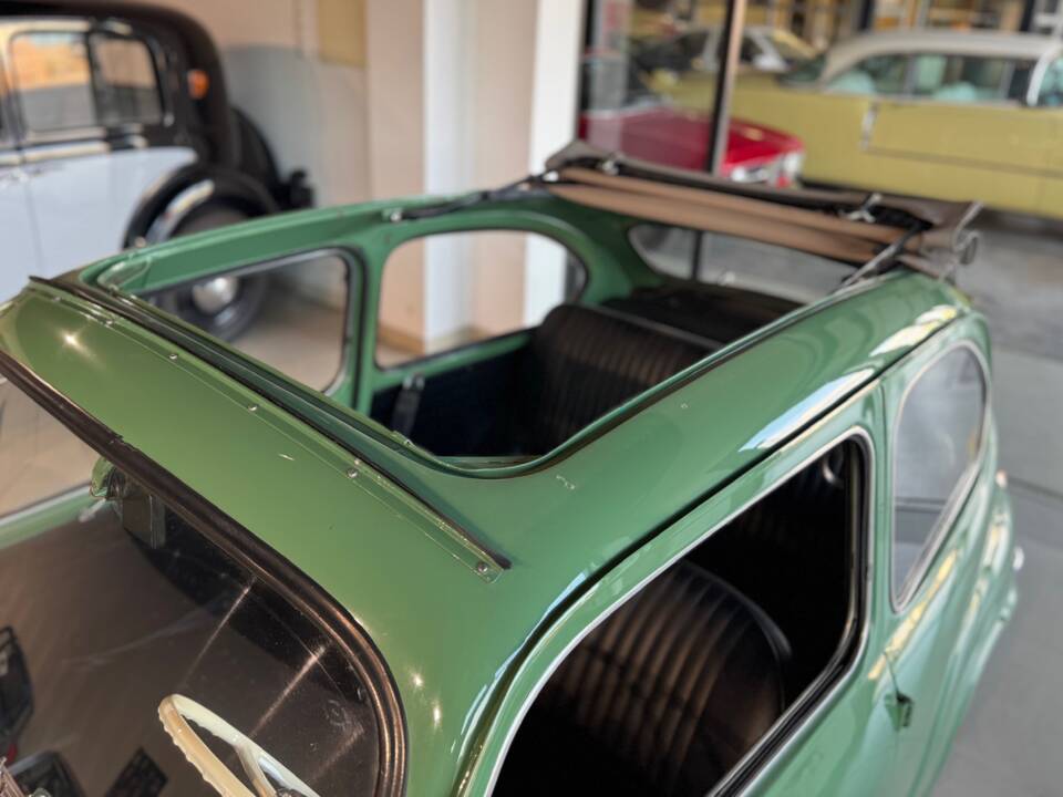 Immagine 33/36 di SEAT 600 D (1966)