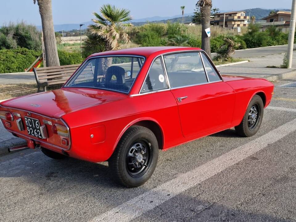 Image 2/5 de Lancia Fulvia Safari (1975)