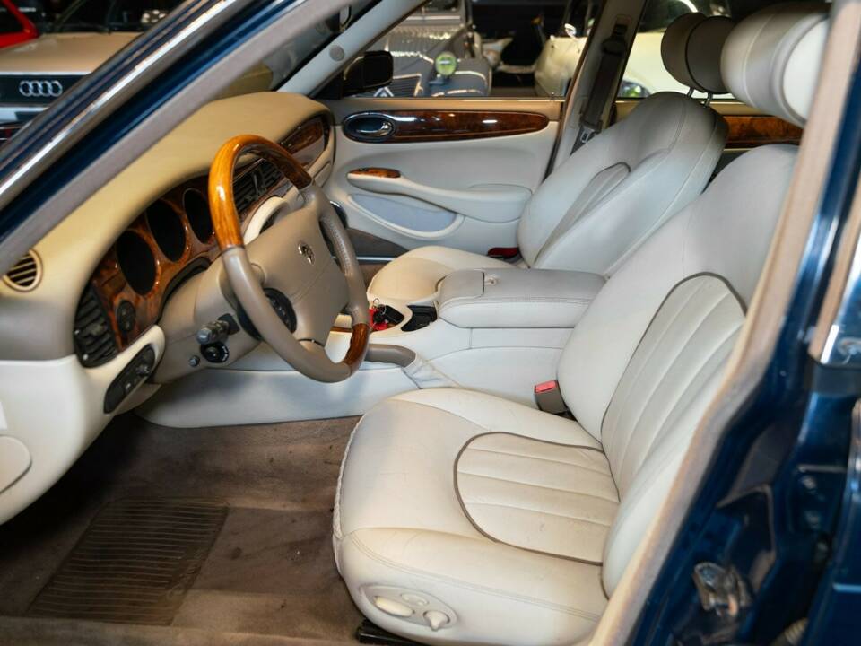 Bild 26/50 von Daimler Super V8 (1997)