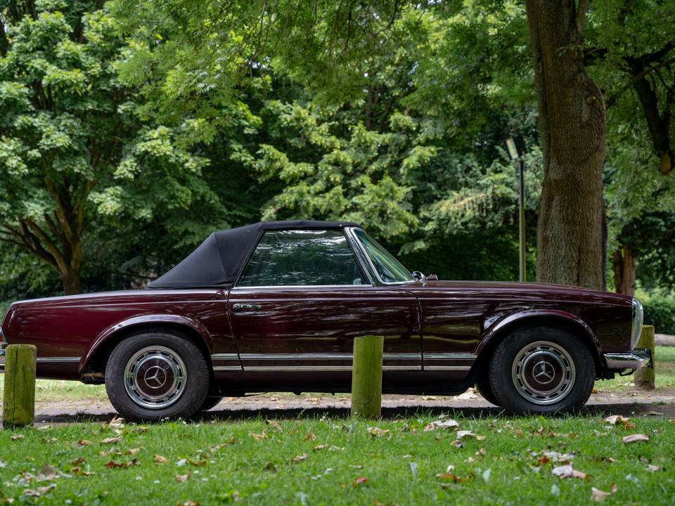 Immagine 10/59 di Mercedes-Benz 280 SL (1971)