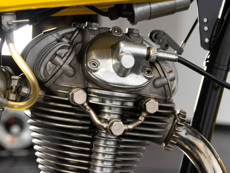 Immagine 50/50 di Ducati 350 Scrambler (1971)