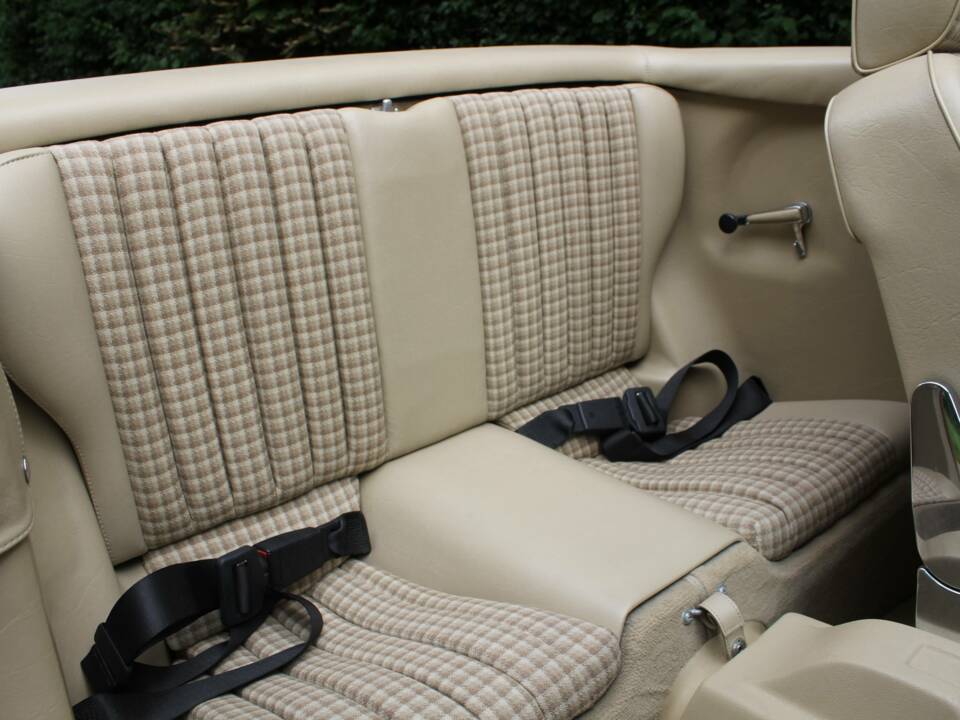 Image 16/20 de Mercedes-Benz 420 SL (1989)