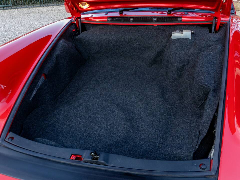 Bild 40/50 von Porsche 911 Carrera 3.2 (1988)