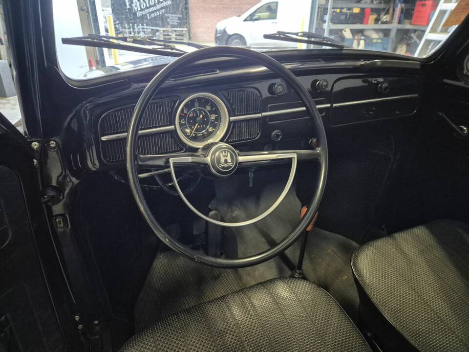 Imagen 2/8 de Volkswagen Escarabajo 1300 (1968)