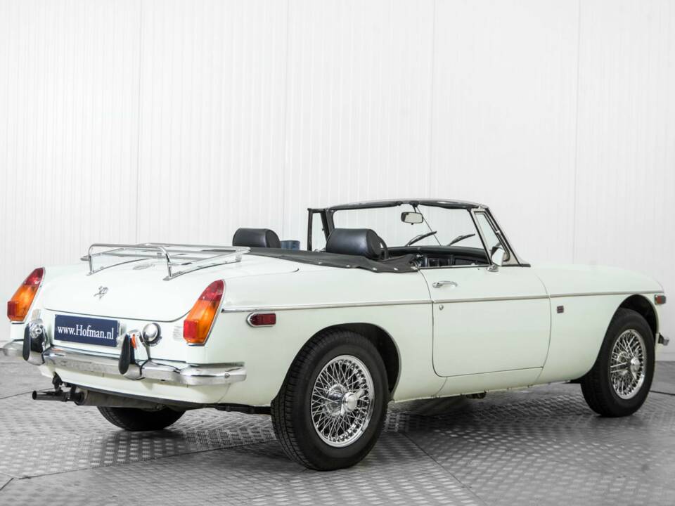 Bild 2/50 von MG MGB (1975)