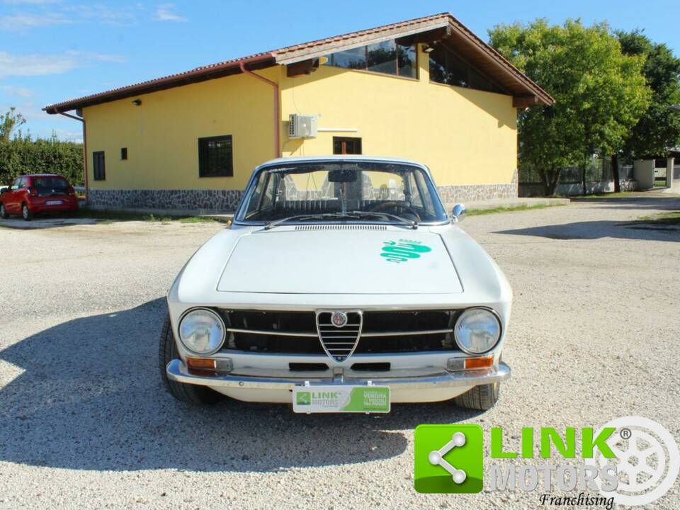 Afbeelding 2/10 van Alfa Romeo Giulia GT 1300 Junior (1973)