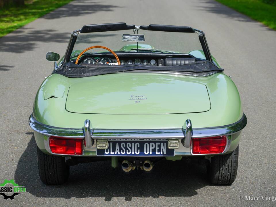 Image 56/60 de Jaguar E-Type (1969)