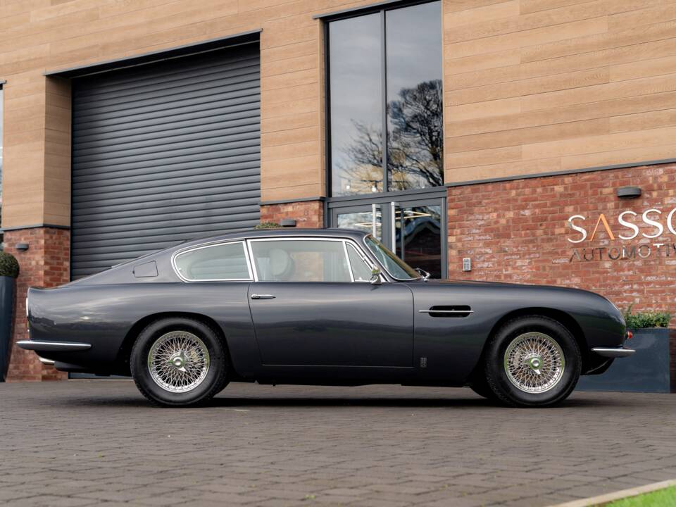 Image 20/79 of Aston Martin DB 6 (1968)