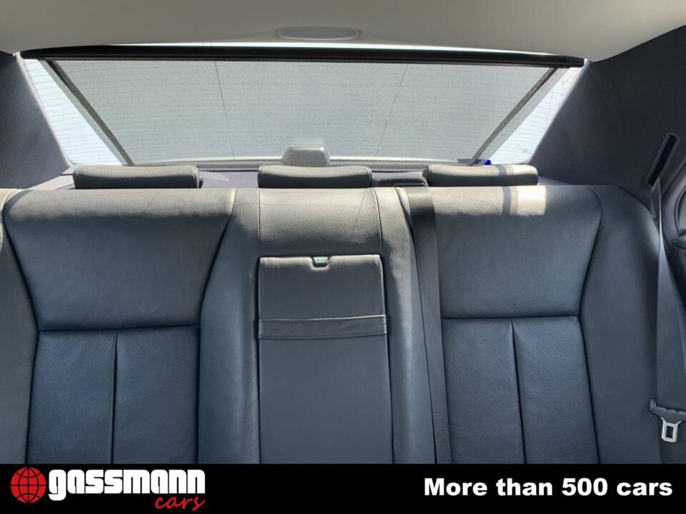 Image 14/15 of Mercedes-Benz E 320 (1998)