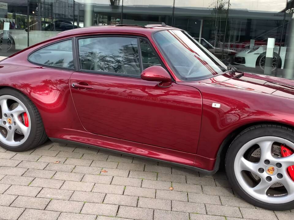 Imagen 4/13 de Porsche 911 Carrera 4S (1998)