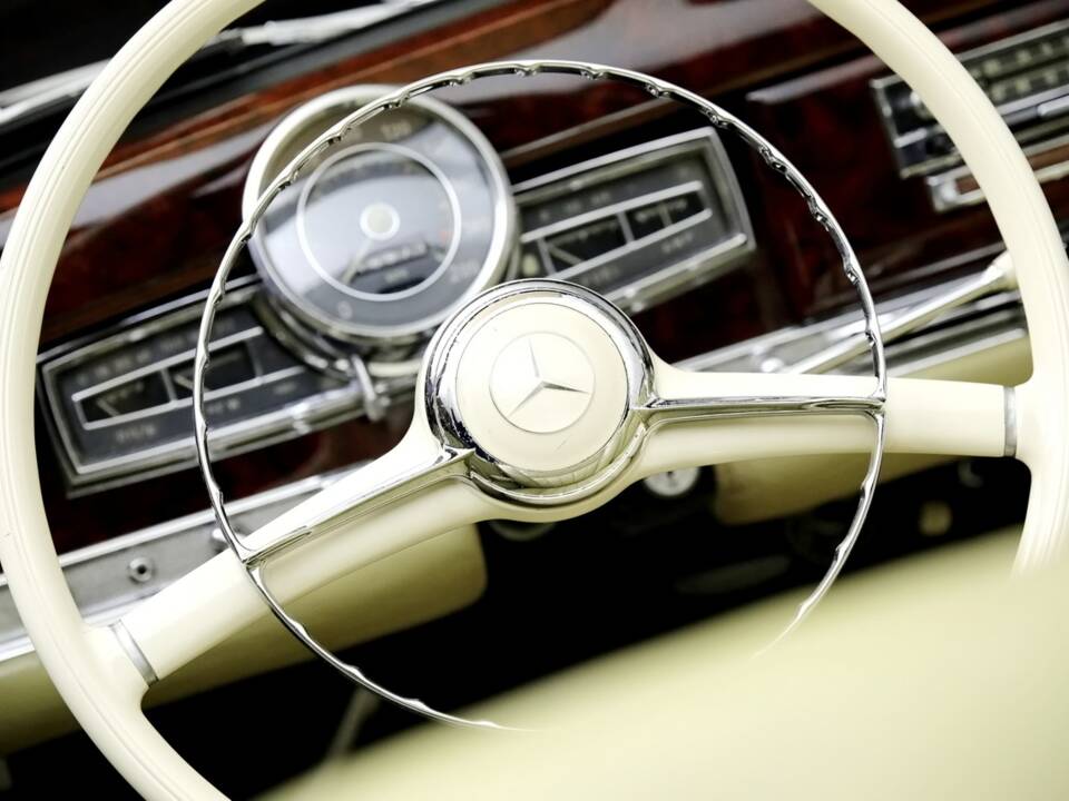 Bild 20/25 von Mercedes-Benz 300 S Roadster (1954)