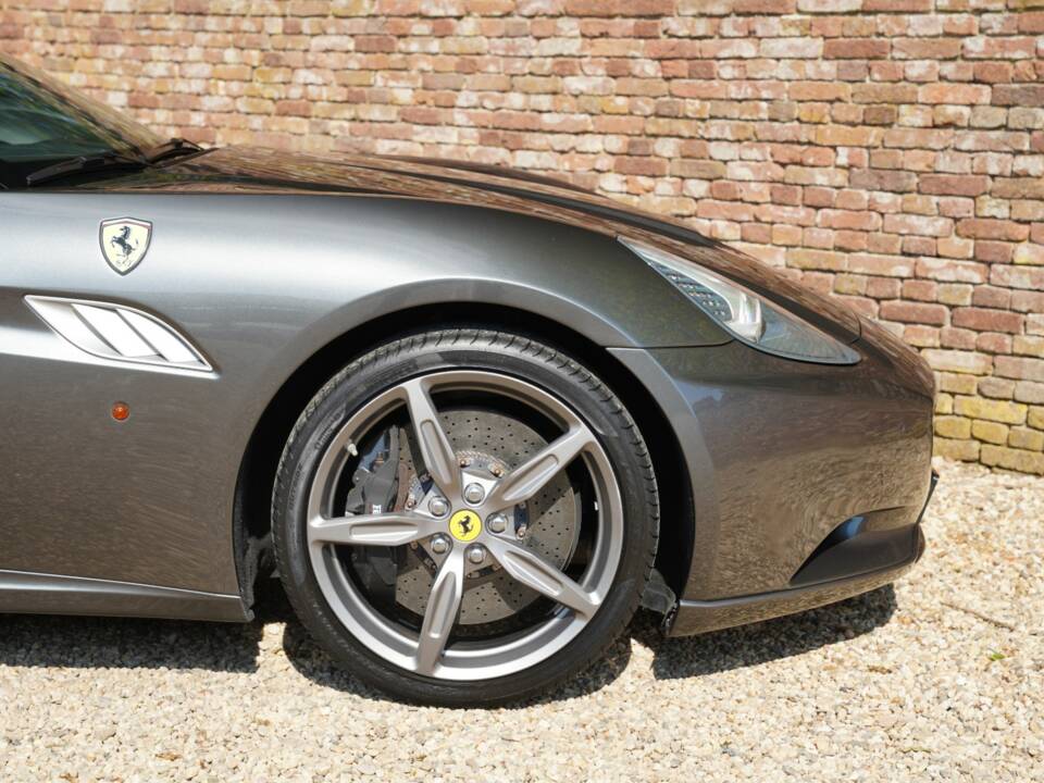 Bild 38/50 von Ferrari California (2010)