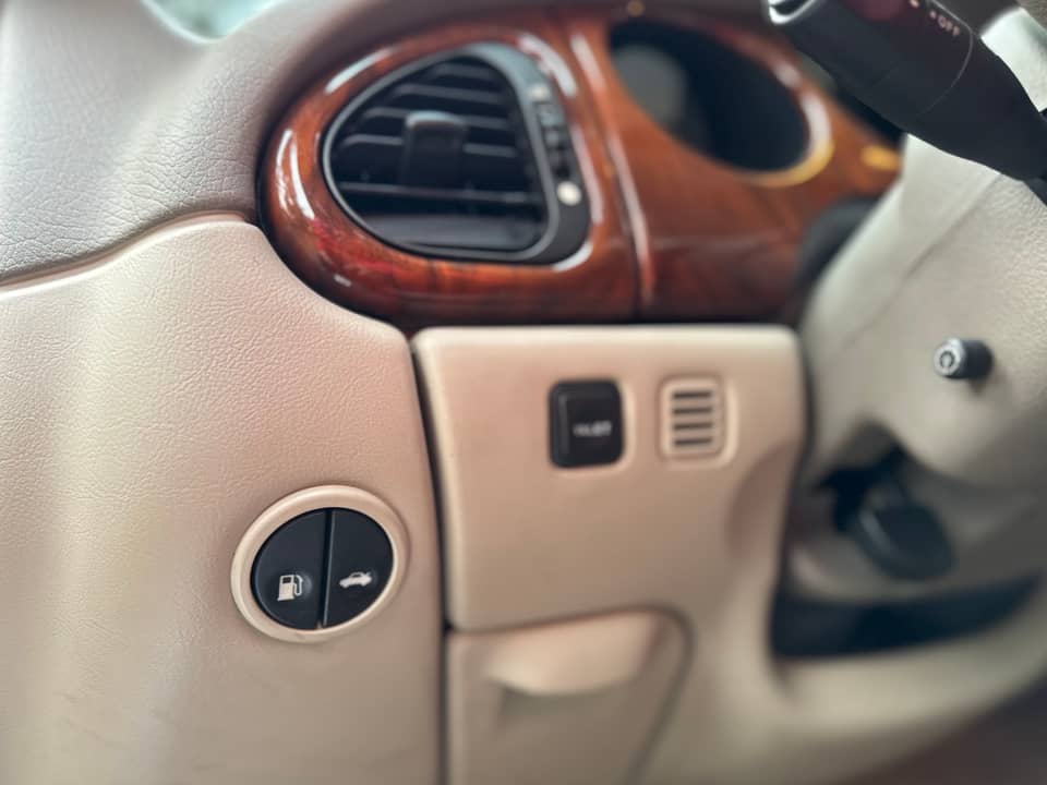 Image 31/40 de Jaguar XKR (1998)