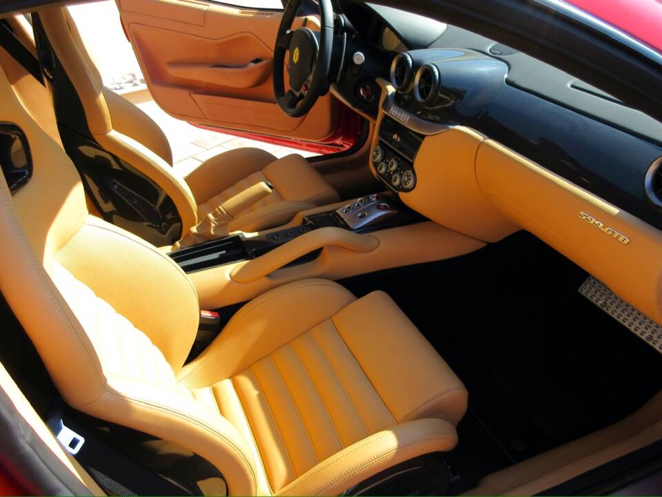 Image 11/33 de Ferrari 599 GTB Fiorano (2008)