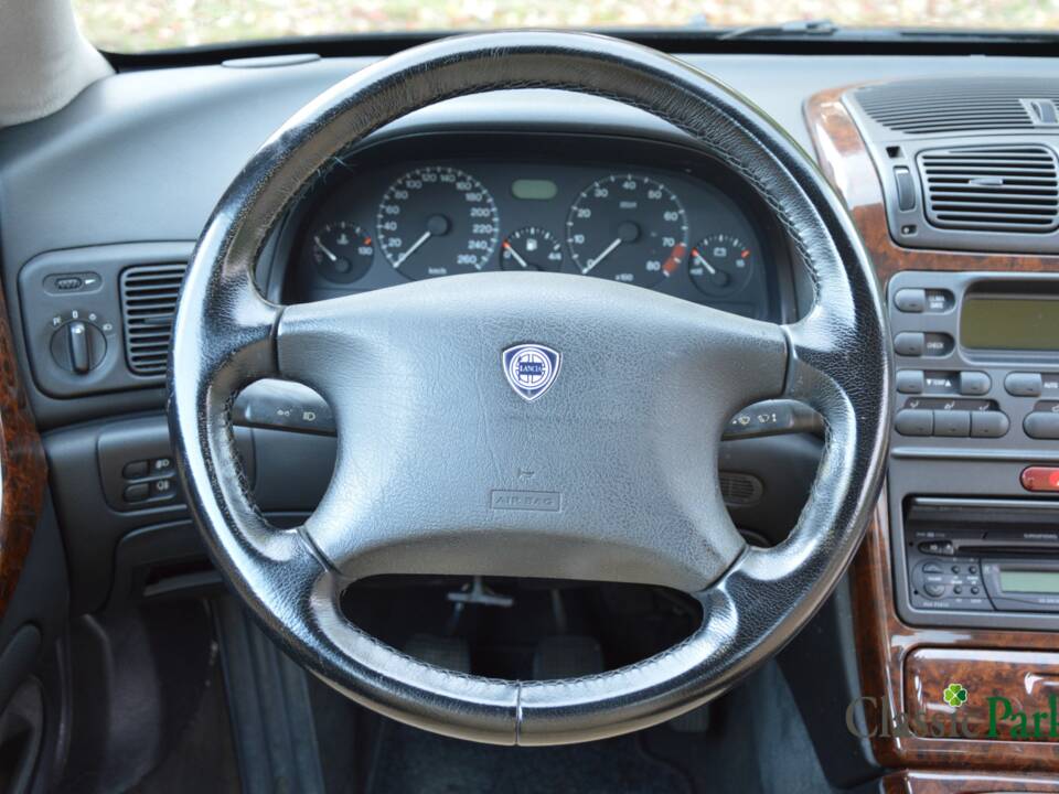 Image 26/50 of Lancia Kappa Coupé 2.4 20V (1999)