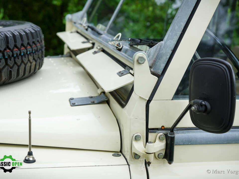 Image 41/55 of Land Rover 88 (1958)