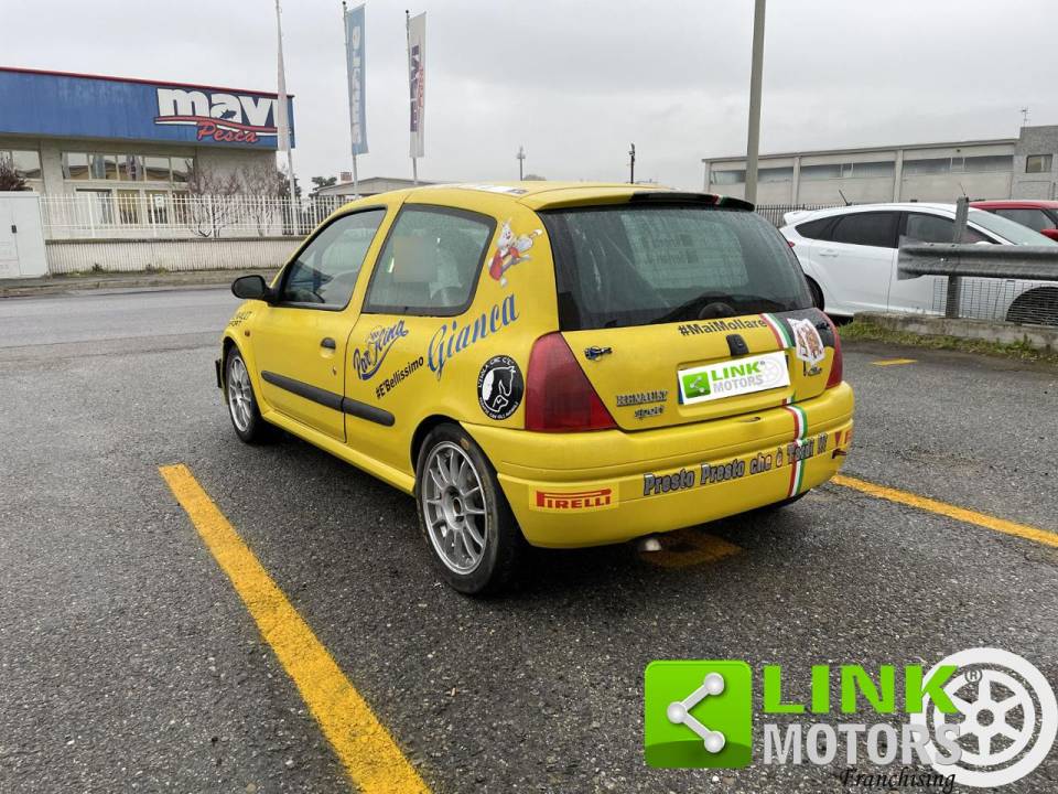 Afbeelding 8/10 van Renault Clio II 2.0 16V Sport (2000)