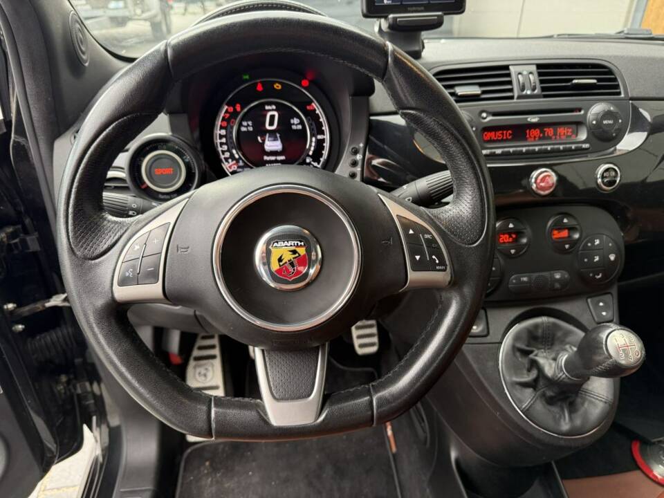 Image 11/17 of Abarth 595C (2015)