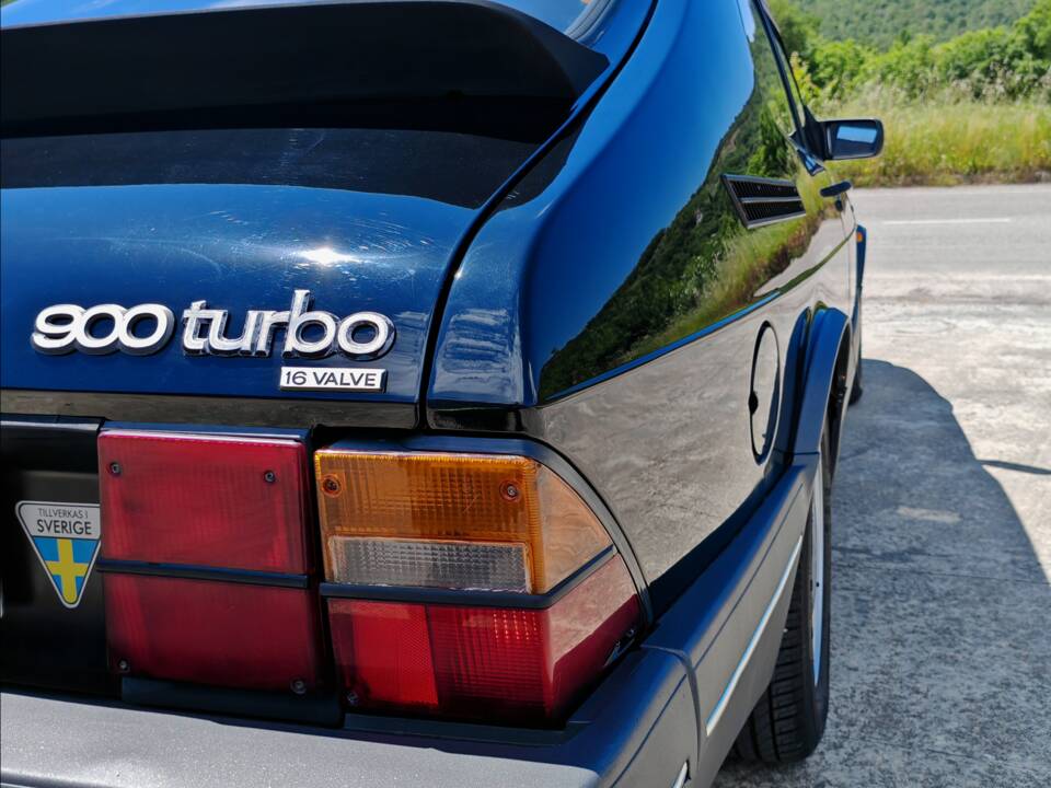 Image 11/25 of Saab 900 Turbo 16V (1992)