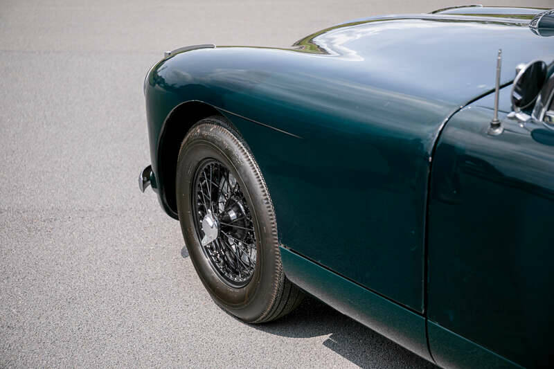 Image 46/50 of Aston Martin DB 2&#x2F;4 Mk I DHC (1954)