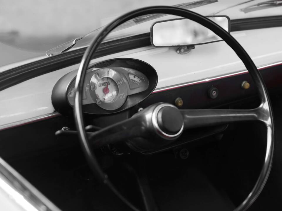 Image 15/37 of Autobianchi Bianchina Convertible (1960)