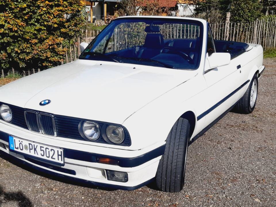 Image 31/55 of BMW 320i (1991)