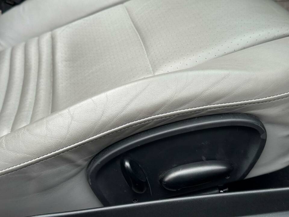 Image 33/34 of Porsche Boxster (2000)