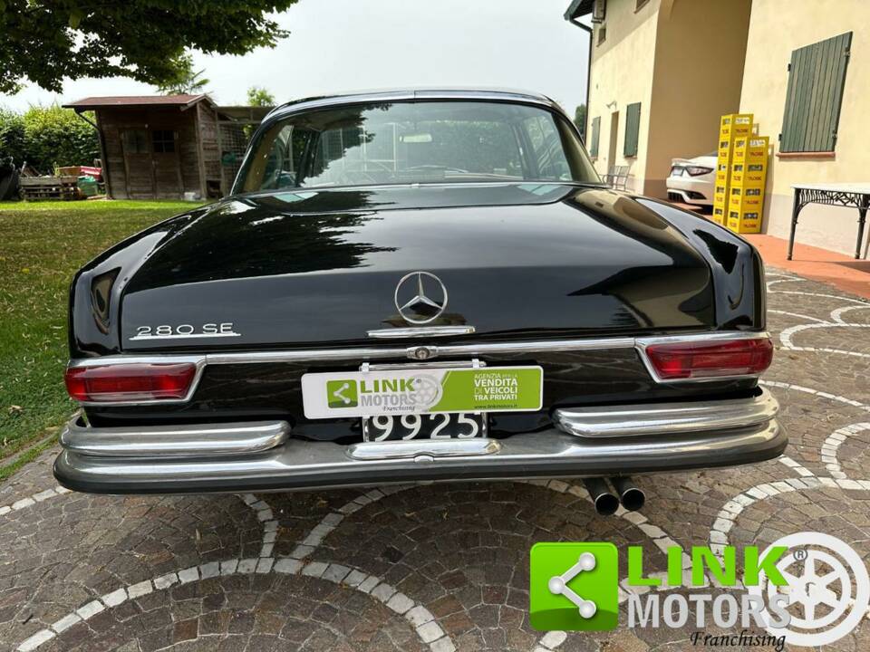 Image 2/10 of Mercedes-Benz 280 SE (1970)