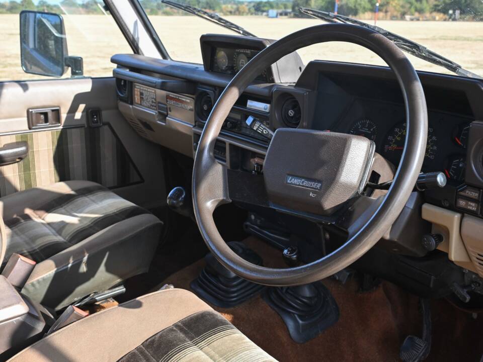 Bild 4/50 von Toyota Landcruiser Turbo LJ 70 (1989)